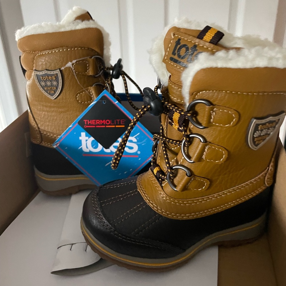 Totes Toddler Size 6 Snow Boots NIB